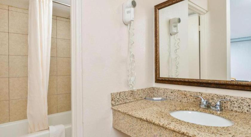 Americas Best Value Inn Elizabethtown Exteriör bild